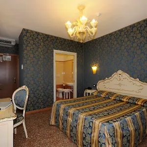 Il Mercante Di 3*, Venecia Italia